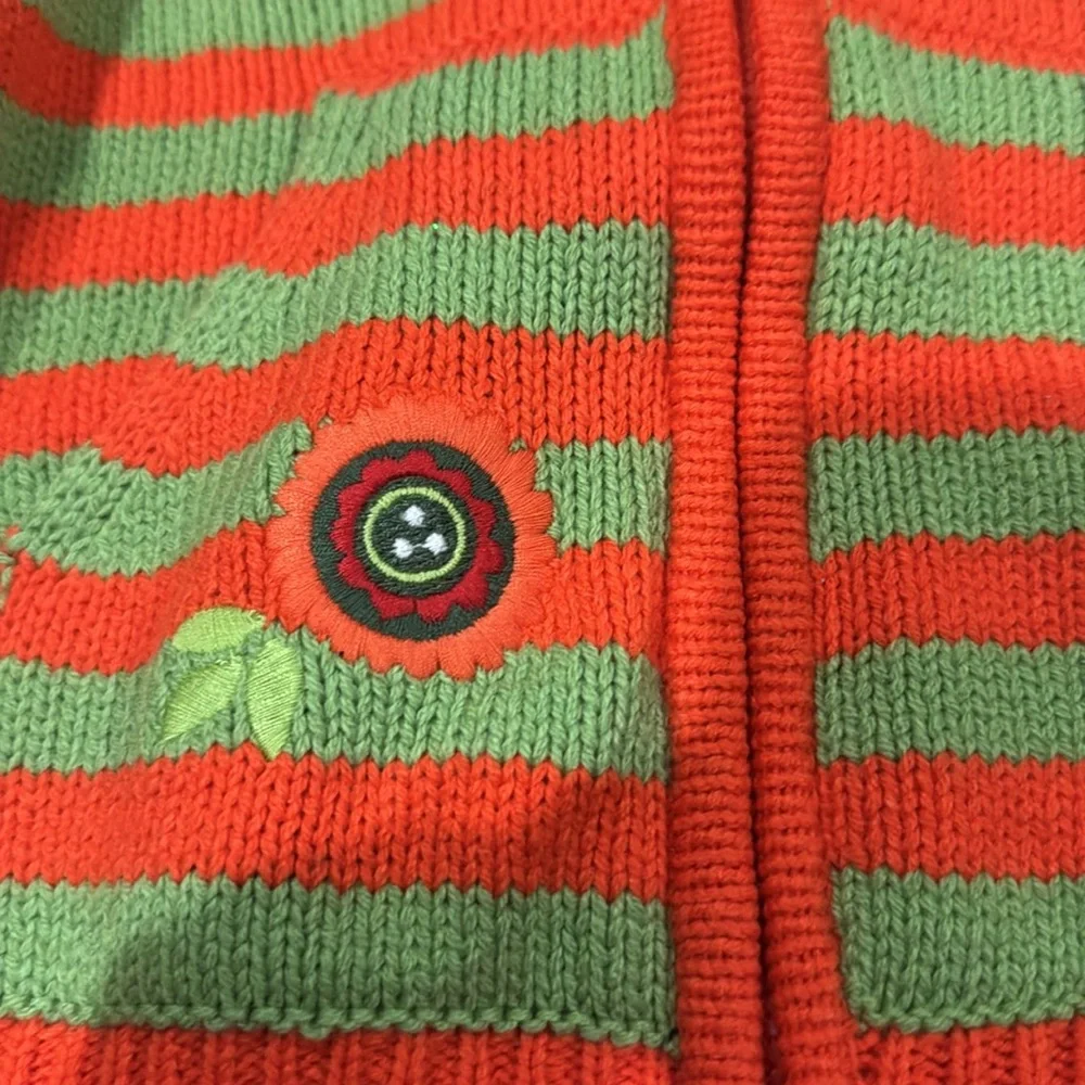 The children place girls sweater size 4t nwt with detail on sleeve and front